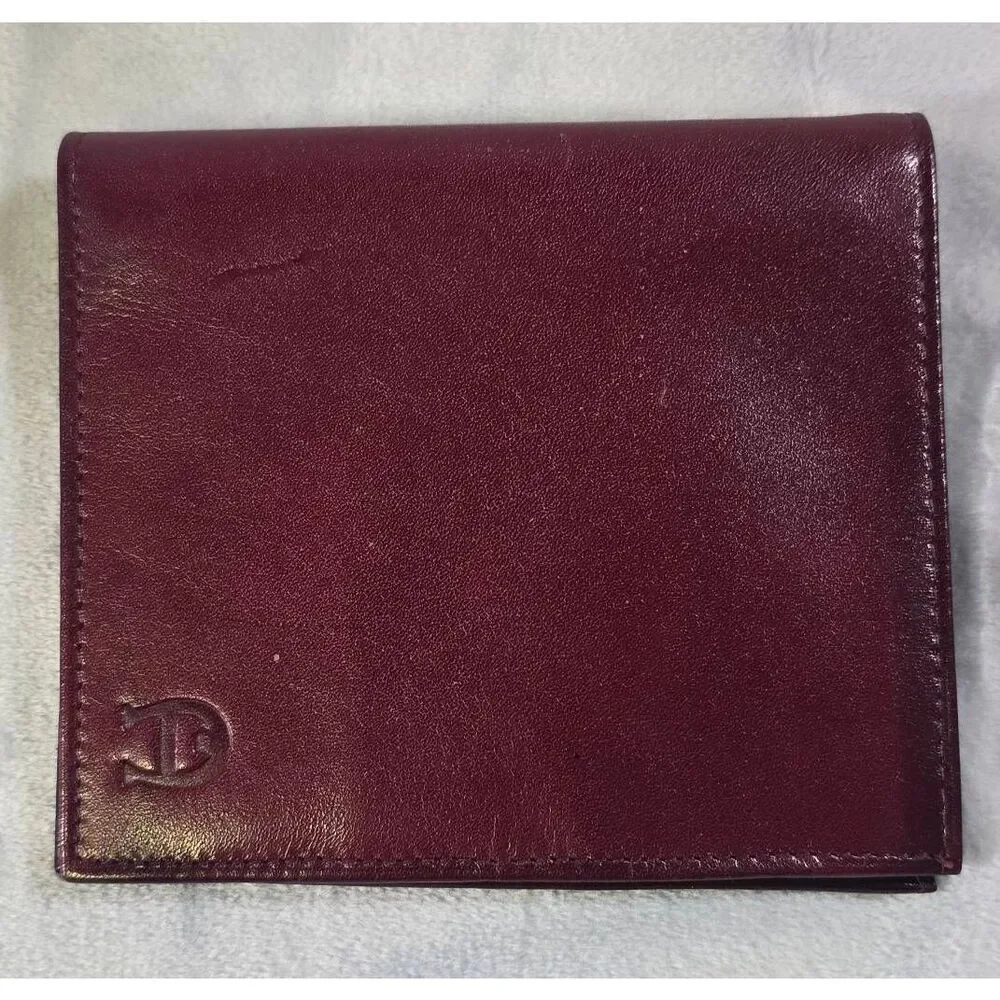 Burgundy Leather Aigner bifold wallet